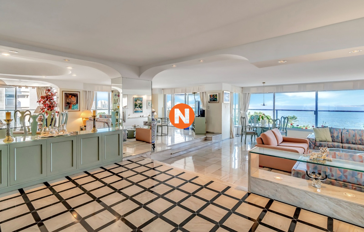 Apartamento Ref.223200 - Venta Apartamento en Punta del Este Golden Gate 1ra Línea de Mansa