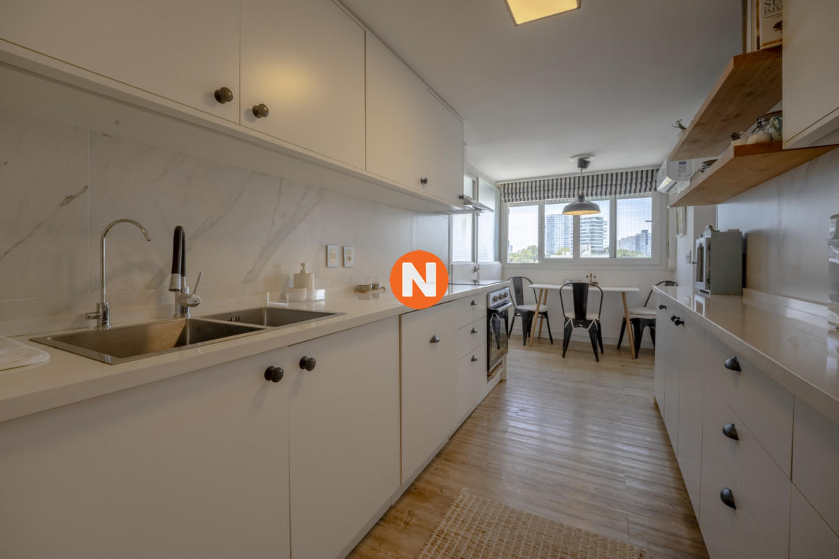 Apartamento Ref.224804 - Apartamento en Punta del Este Tiburón I en 1ra Línea de Brava Totalmente Reciclado