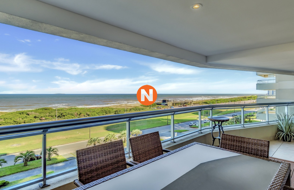 Apartamento Ref.223201 - Venta Apartamento en Punta del Este Torre Lobos 1ra Línea de Brava