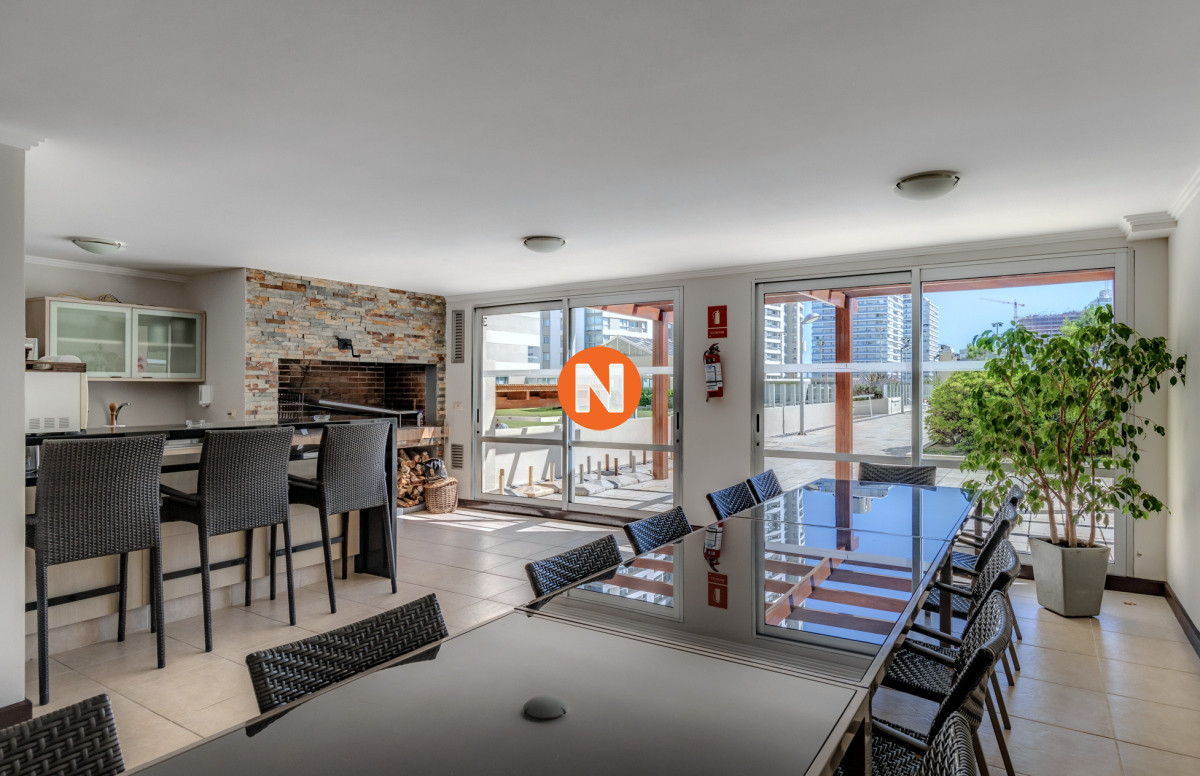 Apartamento Ref.223201 - Venta Apartamento en Punta del Este Torre Lobos 1ra Línea de Brava
