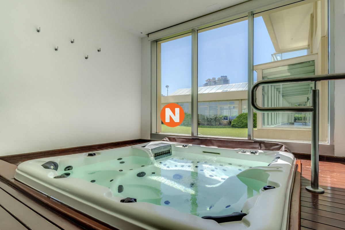 Apartamento Ref.223201 - Venta Apartamento en Punta del Este Torre Lobos 1ra Línea de Brava