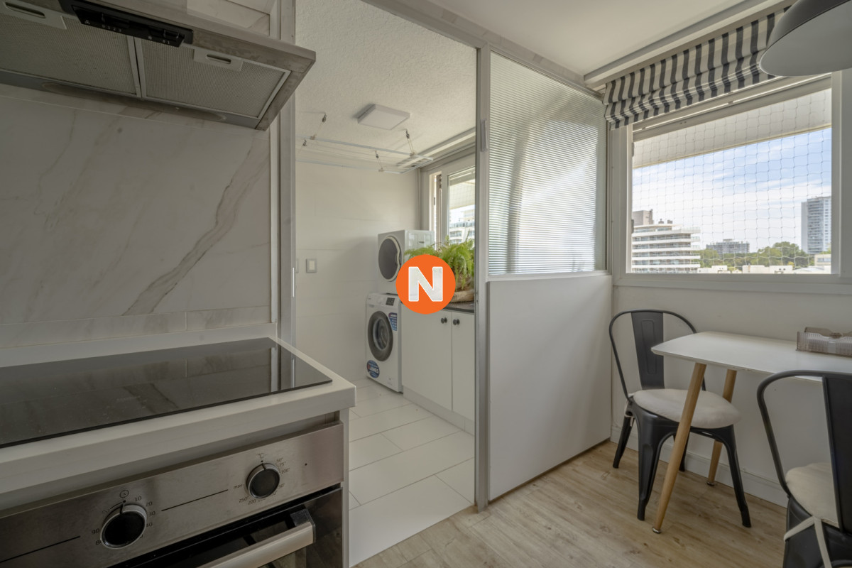 Apartamento Ref.224804 - Apartamento en Punta del Este Tiburón I en 1ra Línea de Brava Totalmente Reciclado