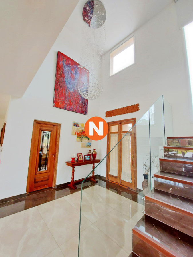 Casa Ref.226112 - Venta Casa en Punta del Este Barrio Privado La Arbolada 4 Dormitorios Piscina Climatizada y Parrillero Techado