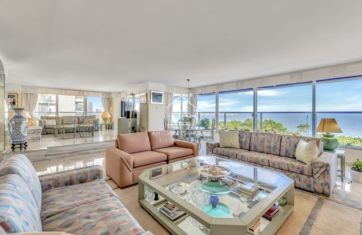 Apartamento ID.1448 - Venta Apartamento en Punta del Este Golden Gate 1ra Línea de Mansa