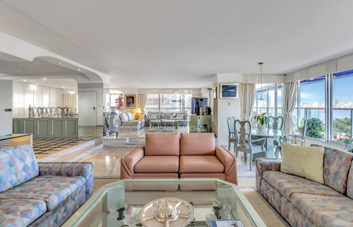 Apartamento ID.1448 - Venta Apartamento en Punta del Este Golden Gate 1ra Línea de Mansa