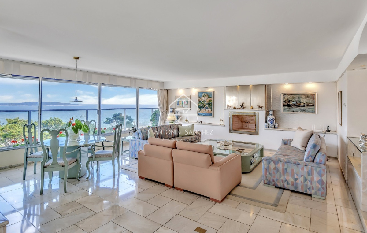 Apartamento ID.1448 - Venta Apartamento en Punta del Este Golden Gate 1ra Línea de Mansa