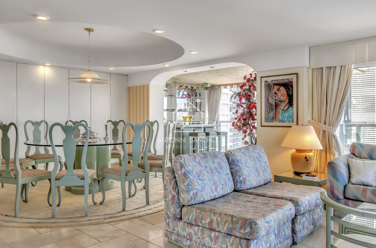 Apartamento ID.1448 - Venta Apartamento en Punta del Este Golden Gate 1ra Línea de Mansa