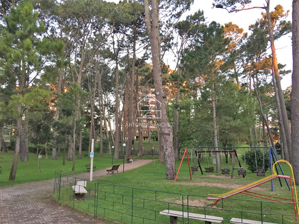 Apartamento ID.515 - Venta Apartamento en Punta del Este Complejo Arcobaleno