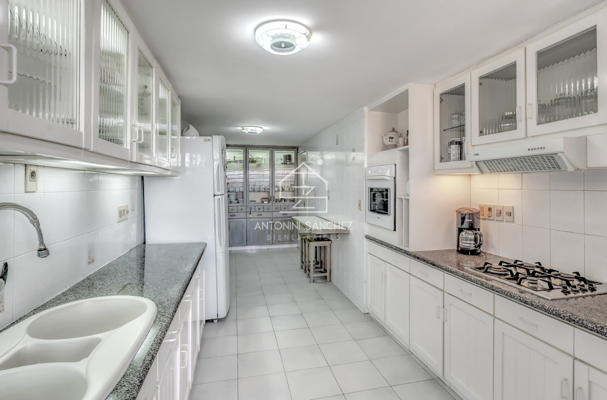 Apartamento ID.1448 - Venta Apartamento en Punta del Este Golden Gate 1ra Línea de Mansa