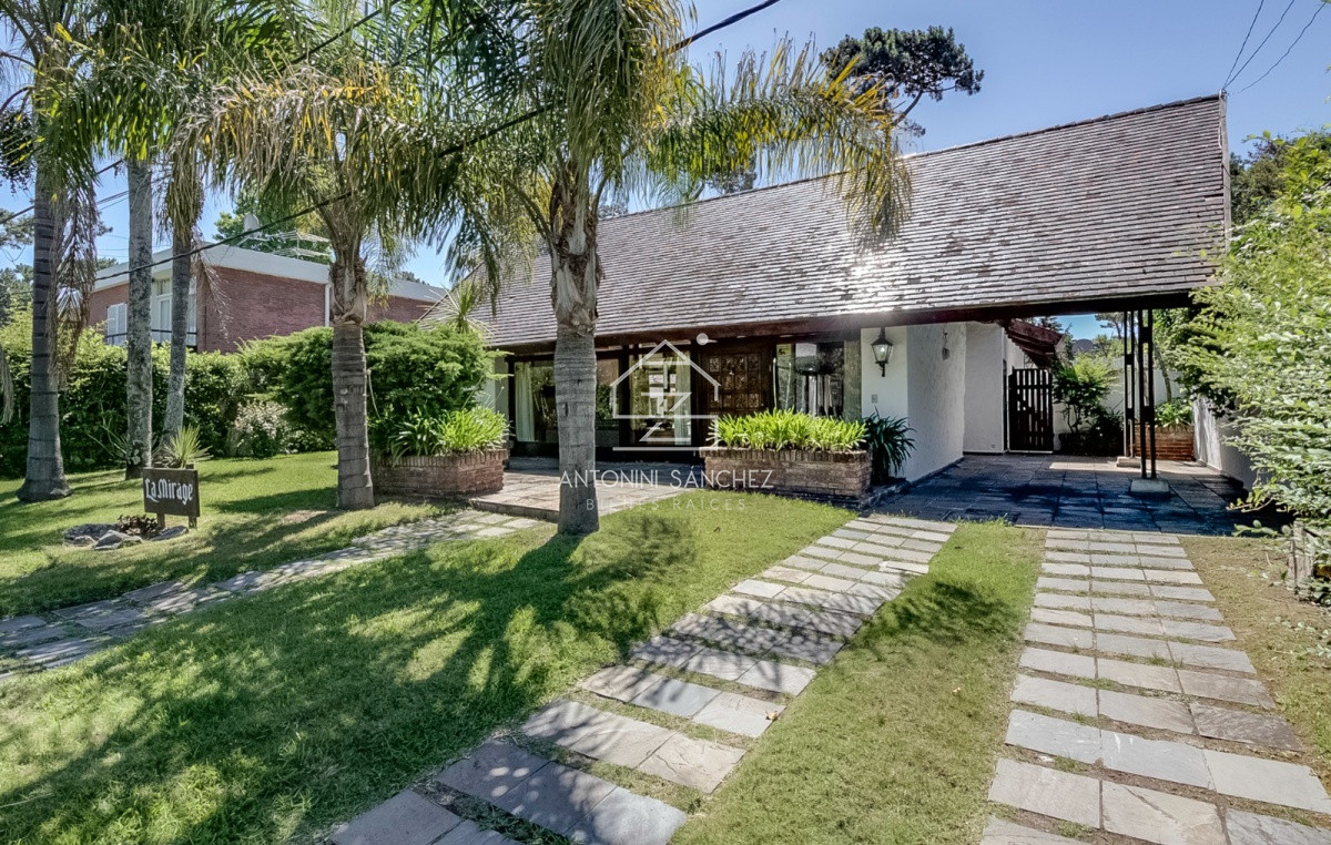 Casa ID.2145 - Venta casa playa  Mansa 