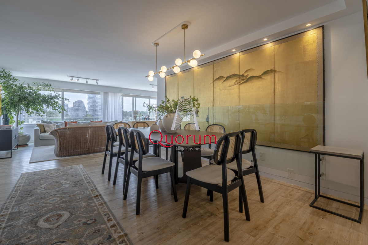 Apartamento ID.520 - Apartamento en Punta del Este Tiburón I en 1ra Línea de Brava Totalmente Reciclado