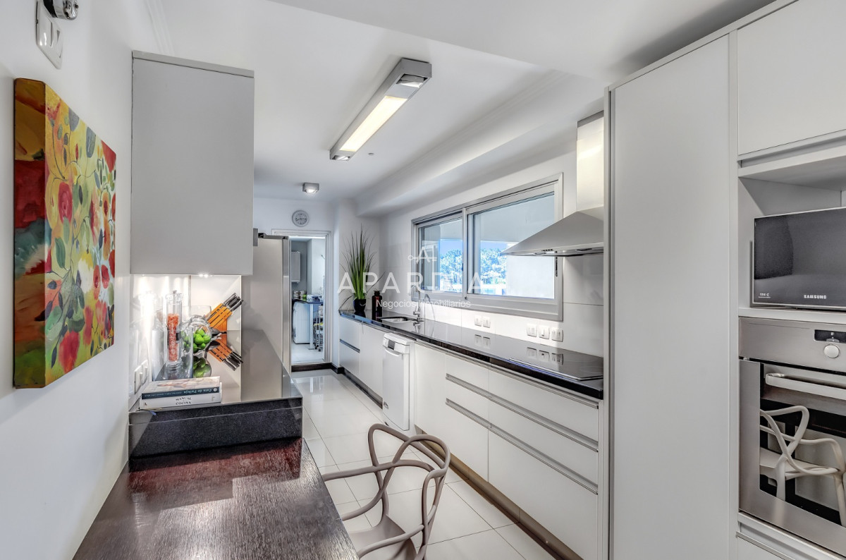 Apartamento ID.21097416 - Venta Apartamento en Punta del Este Torre Lobos 1ra Línea de Brava