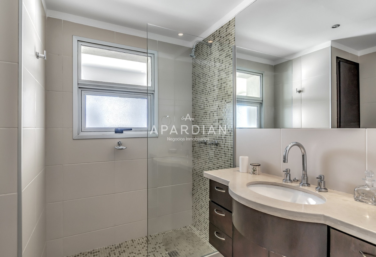 Apartamento ID.21097416 - Venta Apartamento en Punta del Este Torre Lobos 1ra Línea de Brava