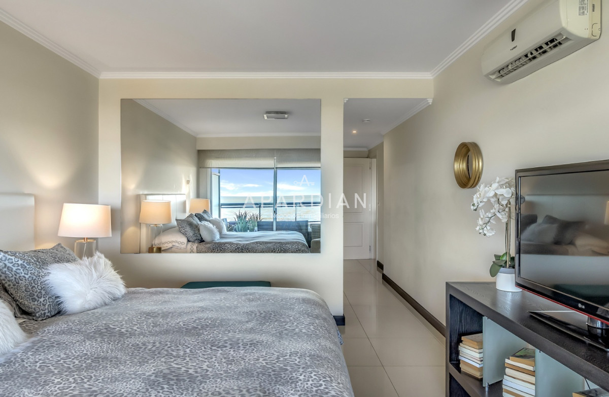 Apartamento ID.21097416 - Venta Apartamento en Punta del Este Torre Lobos 1ra Línea de Brava