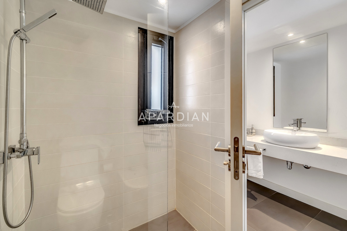Apartamento ID.21097870 - Venta Apartamento en Punta del Este Bonaire V 1ra Línea de Brava en Península con Vista al Mar