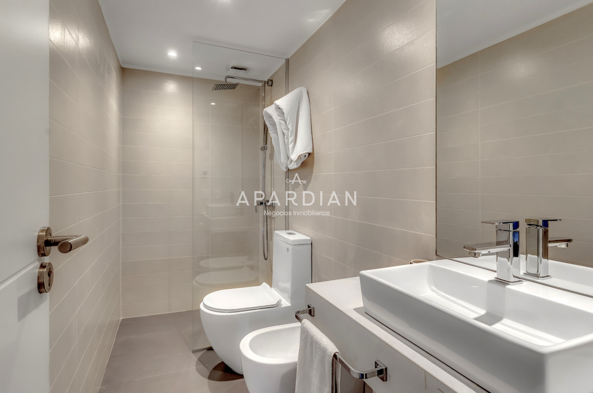Apartamento ID.21097870 - Venta Apartamento en Punta del Este Bonaire V 1ra Línea de Brava en Península con Vista al Mar