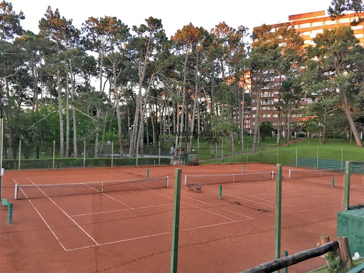 Apartamento ID.51 - Venta Apartamento en Punta del Este Complejo Arcobaleno