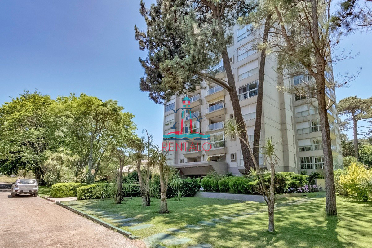 Apartamento ID.108 - Venta Apartamento en Punta del Este 2 dormitorios Parquemar Bosque Totalmente Reciclado Zona Roosevelt