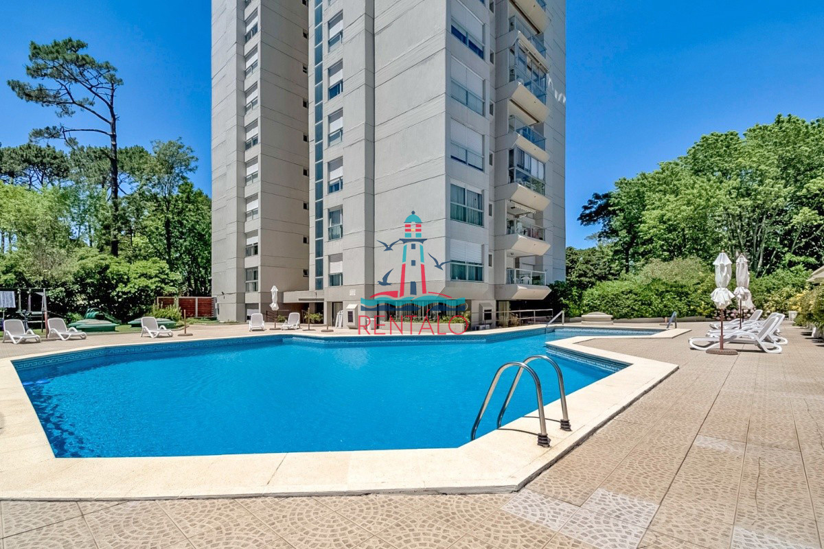 Apartamento ID.108 - Venta Apartamento en Punta del Este 2 dormitorios Parquemar Bosque Totalmente Reciclado Zona Roosevelt