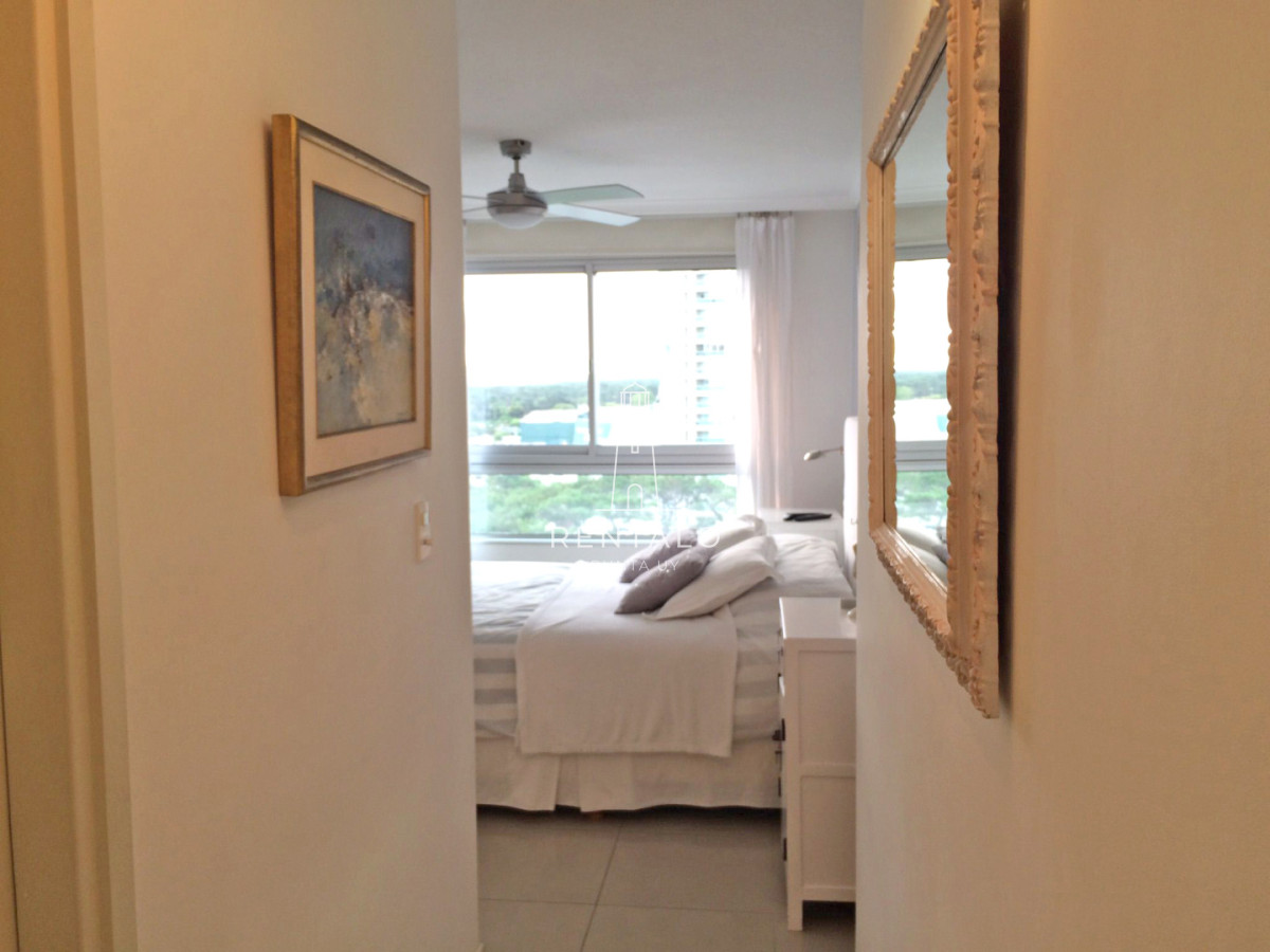 Apartamento ID.853 - Apartamento en venta de 3 dormitorios en Punta del este Ocean Drive 