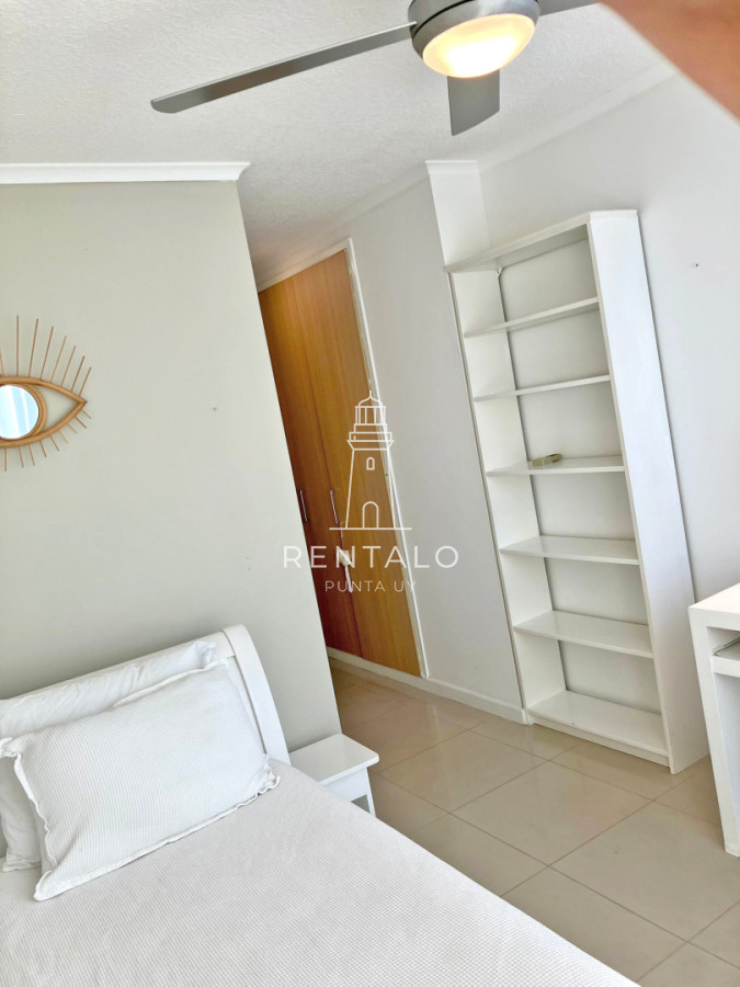 Apartamento ID.853 - Apartamento en venta de 3 dormitorios en Punta del este Ocean Drive 