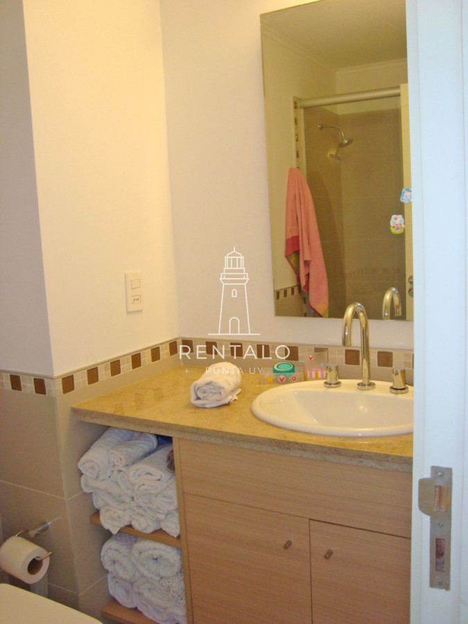 Apartamento ID.853 - Apartamento en venta de 3 dormitorios en Punta del este Ocean Drive 