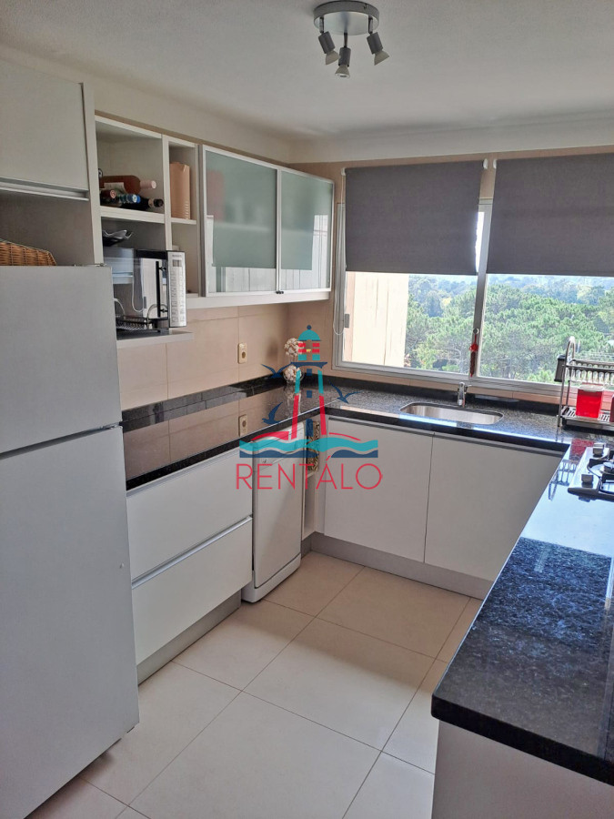 Apartamento ID.108 - Venta Apartamento en Punta del Este 2 dormitorios Parquemar Bosque Totalmente Reciclado Zona Roosevelt