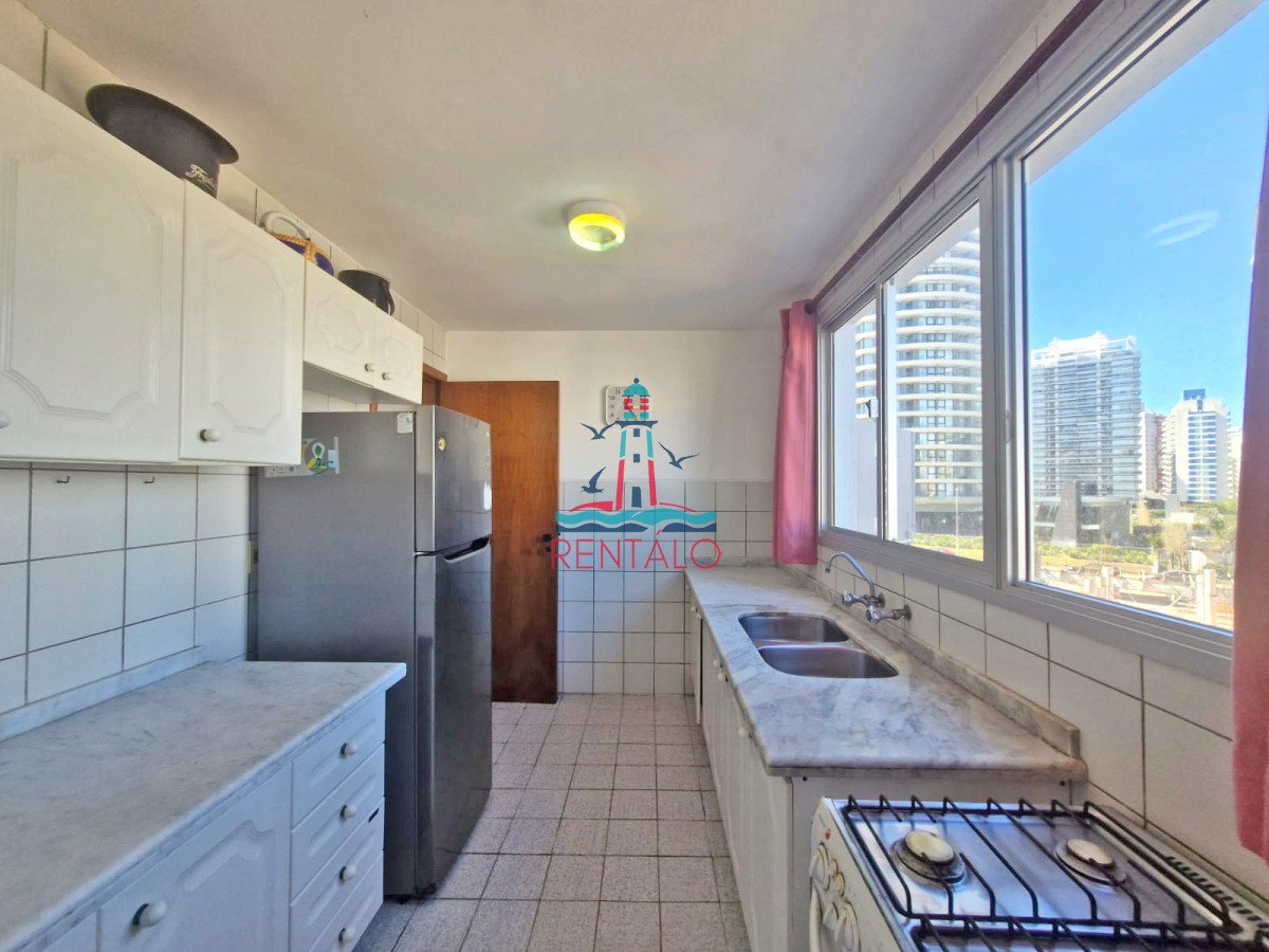Apartamento ID.517 - Apartamento en venta en Punta del este de 2 dormitorios y dos baños 