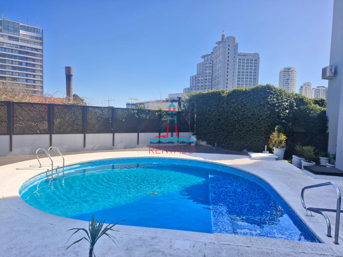 Apartamento ID.517 - Apartamento en venta en Punta del este de 2 dormitorios y dos baños 