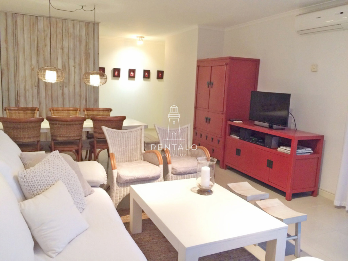 Apartamento ID.853 - Apartamento en venta de 3 dormitorios en Punta del este Ocean Drive 