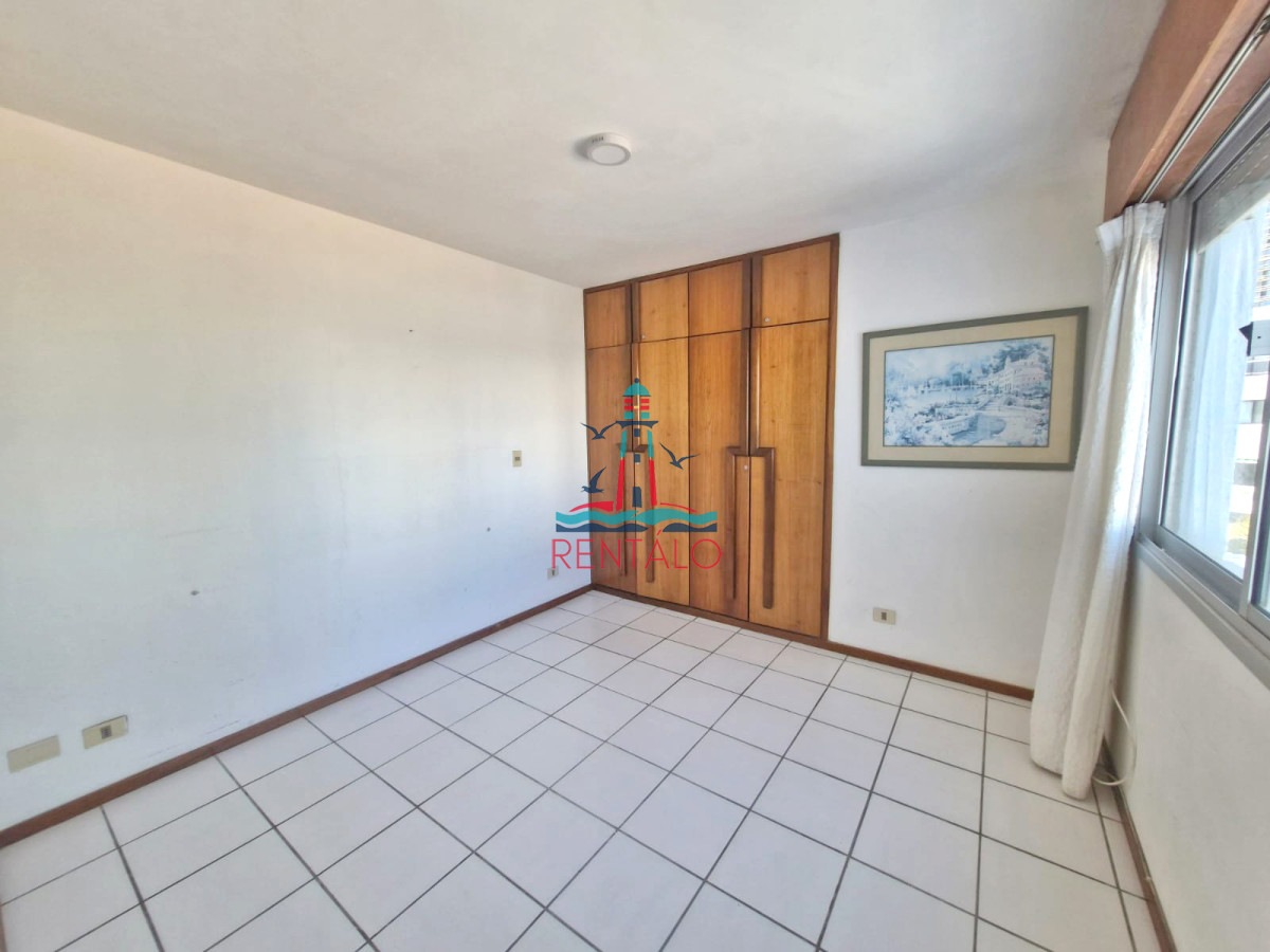 Apartamento ID.517 - Apartamento en venta en Punta del este de 2 dormitorios y dos baños 