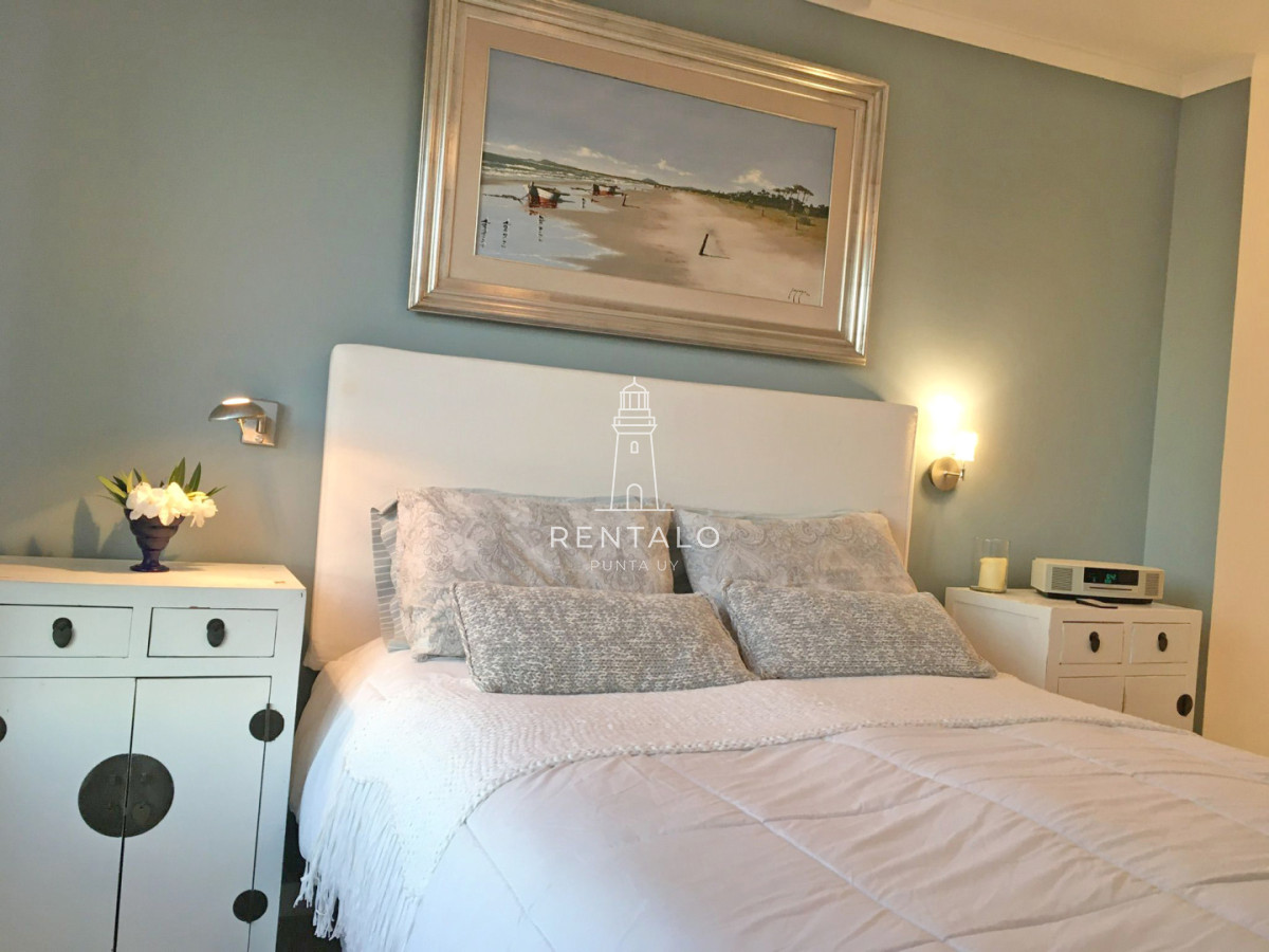 Apartamento ID.853 - Apartamento en venta de 3 dormitorios en Punta del este Ocean Drive 