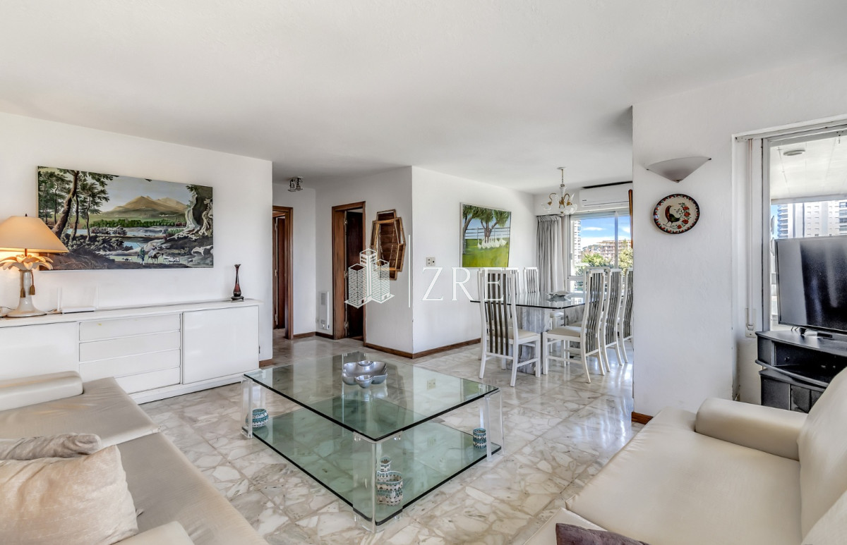 Apartamento ID.898 - Venta Apartamento en Punta del Este Torre Fragata en Mansa