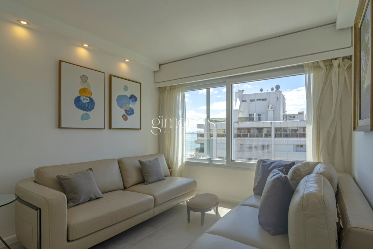 Apartamento ID.1254 - Apartamento de 4 Dormitorios y servicio en primera linea de Playa Mansa - Punta del Este 