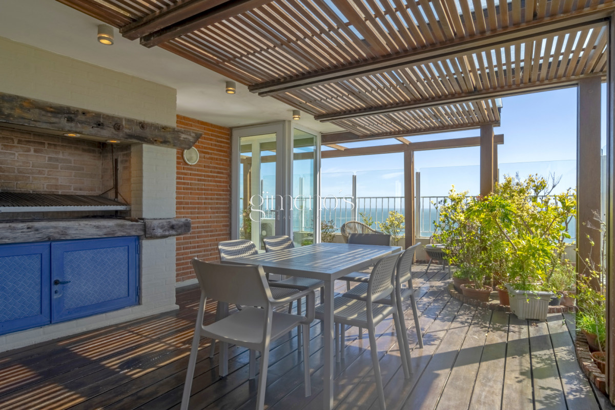 Apartamento ID.1254 - Apartamento de 4 Dormitorios y servicio en primera linea de Playa Mansa - Punta del Este 