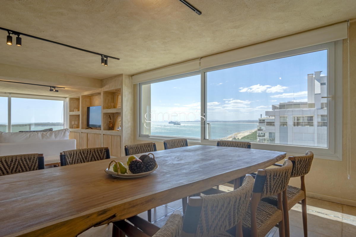 Apartamento ID.1254 - Apartamento de 4 Dormitorios y servicio en primera linea de Playa Mansa - Punta del Este 