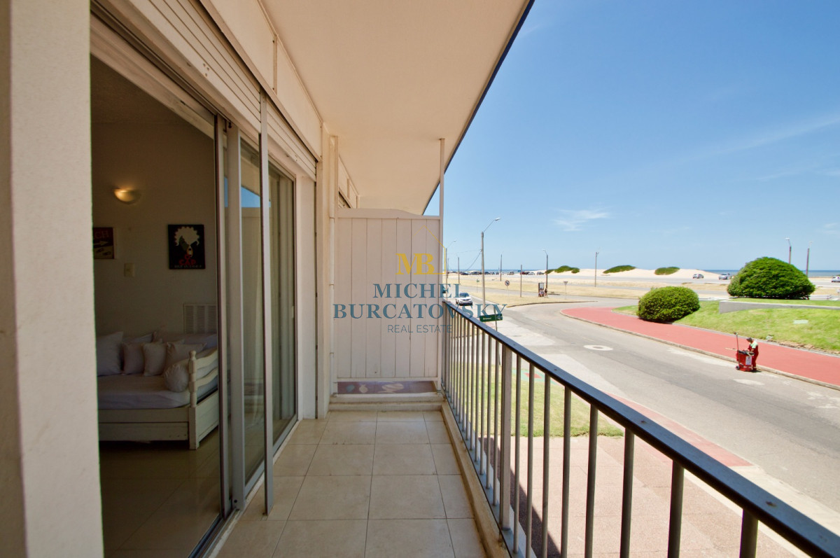 Venta muy lindo departamento zona brava - BKY13A