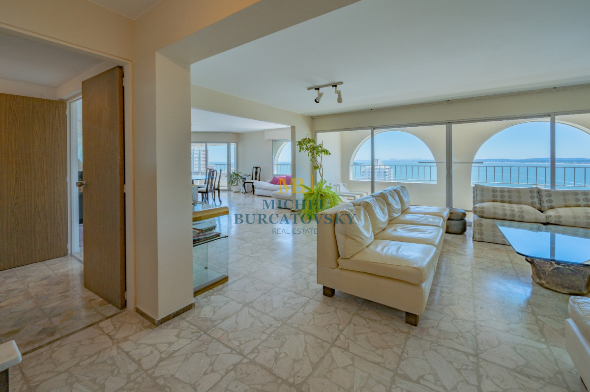 Venta Apartamento en Península- Punta del Este   - BKY19A