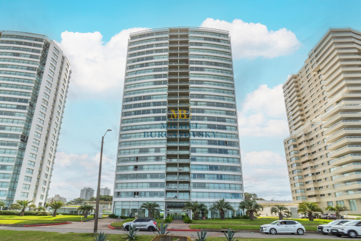 Venta Apartamento en Punta del Este Le Parc II 1ra Línea Playa Brava - BKY45A