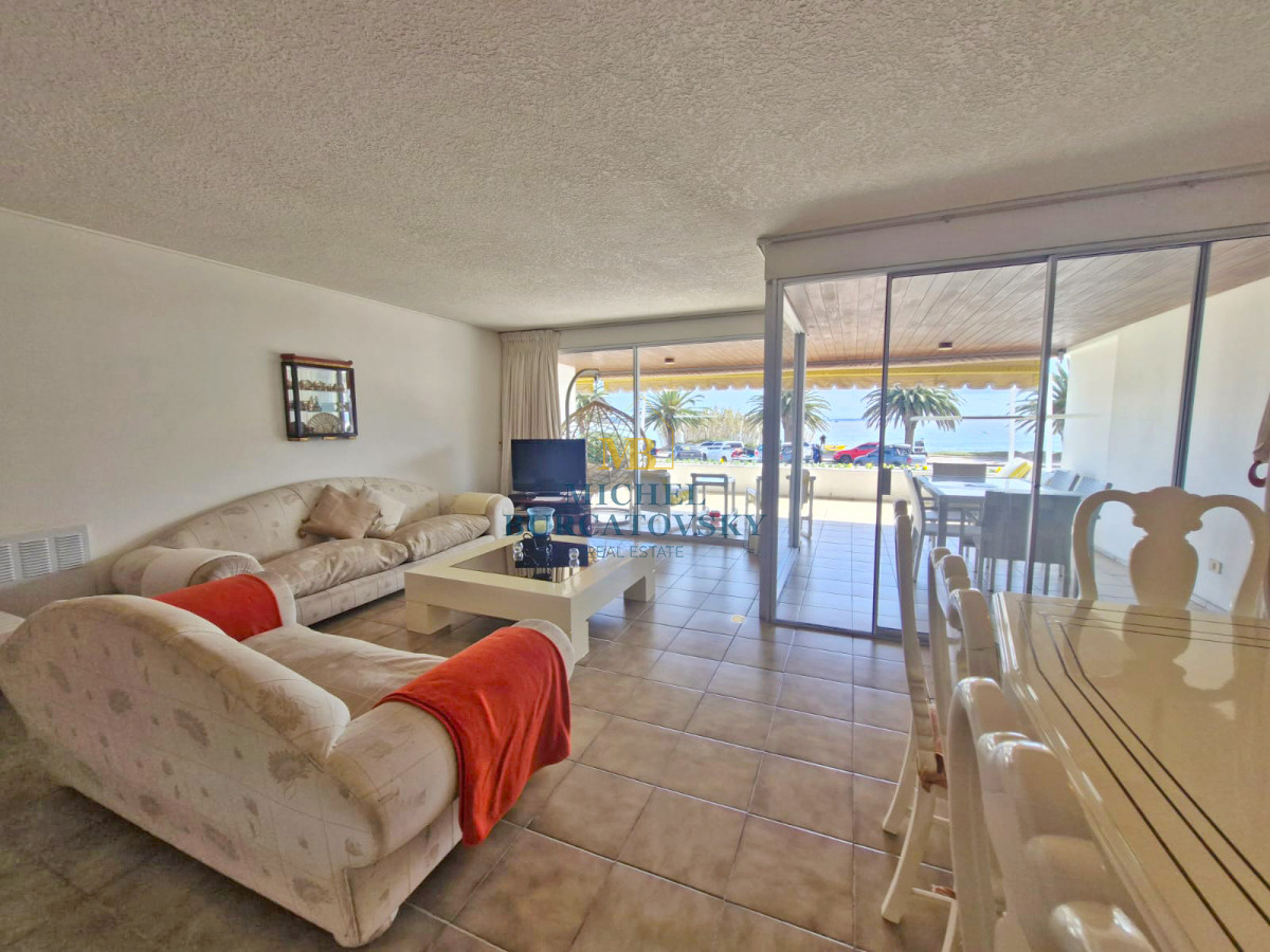 Venta Apartamento en Punta del Este Edificio Espigon en Puerto 1ra Línea Frente al Muelle Mailhos - BKY97A