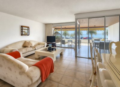 Venta Apartamento en Punta del Este Edificio Espigon en Puerto 1ra Línea Frente al Muelle Mailhos
