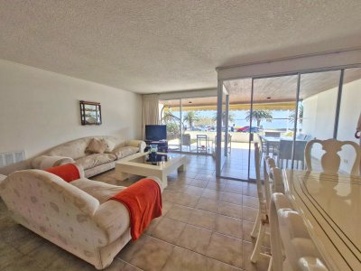 Venta Apartamento en Punta del Este Edificio Espigon en Puerto 1ra Línea Frente al Muelle Mailhos