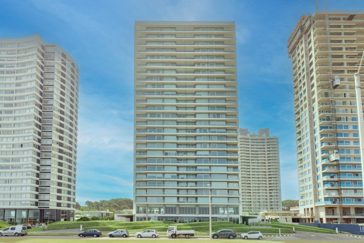 Venta Apartamento en Punta del Este Le Parc III 1ra Línea Playa Brava