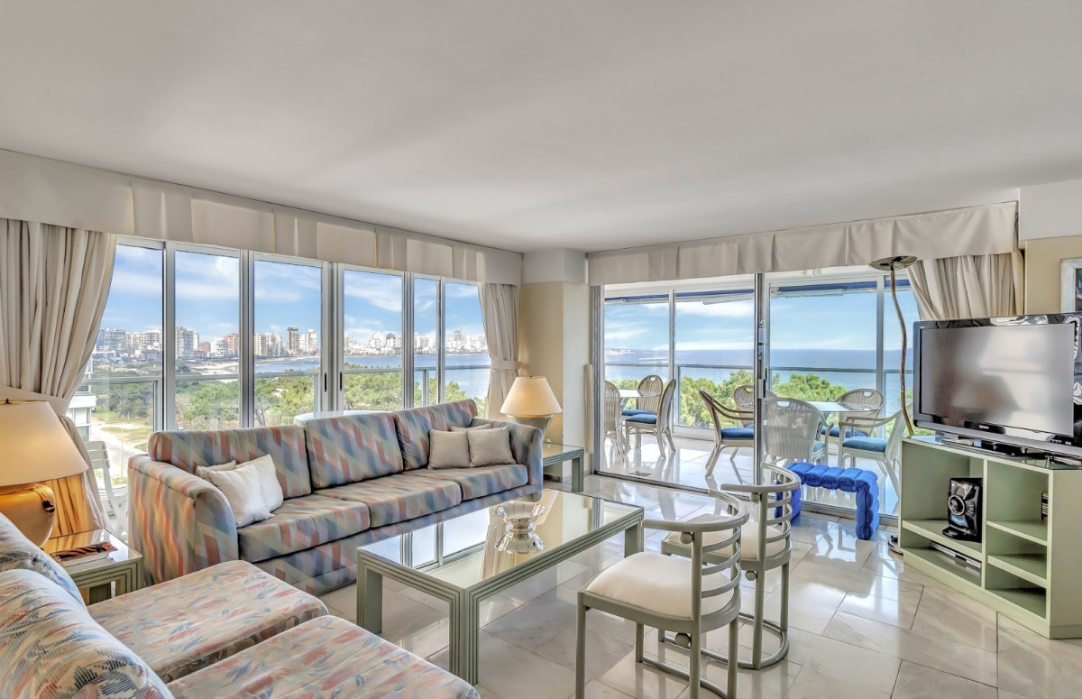 Venta Apartamento en Punta del Este Golden Gate 1ra Línea de Mansa