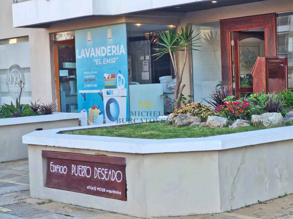 Venta Local en Punta del Este Península Calle 26 - BKY101L
