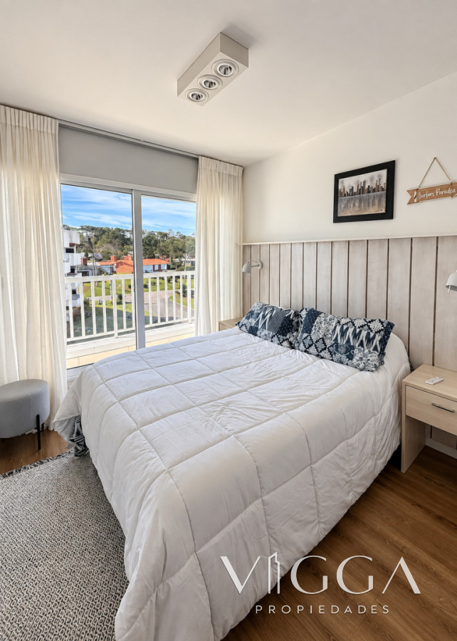 Apartamento ID.260 - Penthouse en Alquiler Playa Mansa Punta del Este 