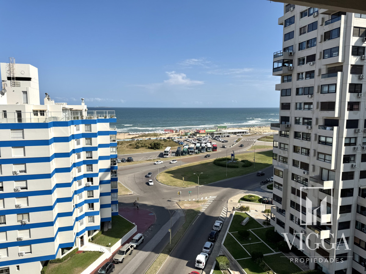 Apartamento ID.28 - Departamento Venta Parquemar Center 4 dormitorios
