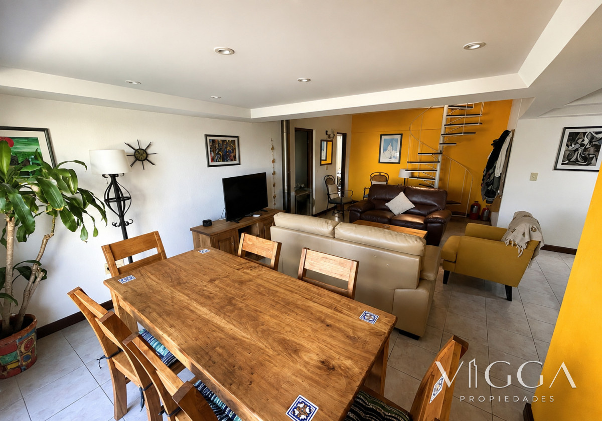 Apartamento ID.122/ - Penthouse en Venta tres dormitorios´Punta del Este