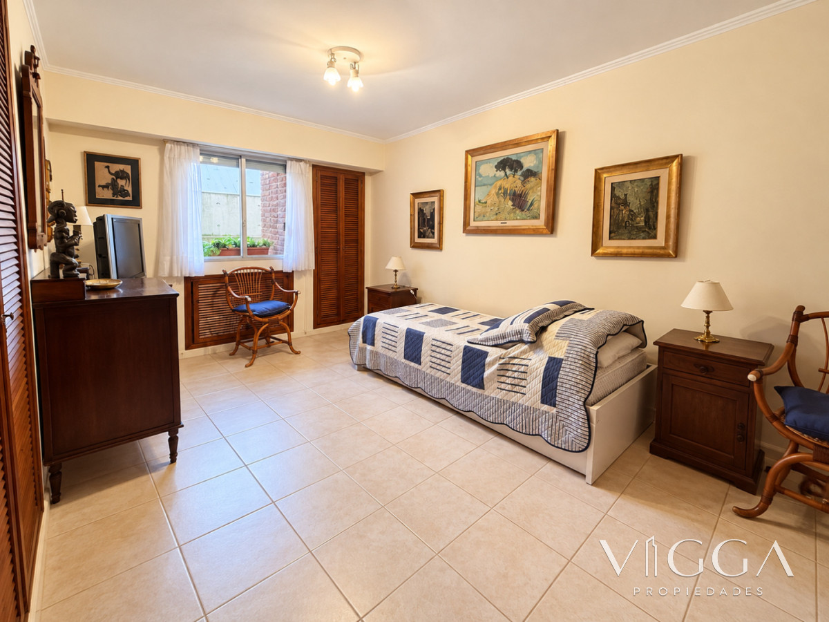 Apartamento ID.410 - Venta Apartamento 3 suites y servicio Puerto Punta del Este