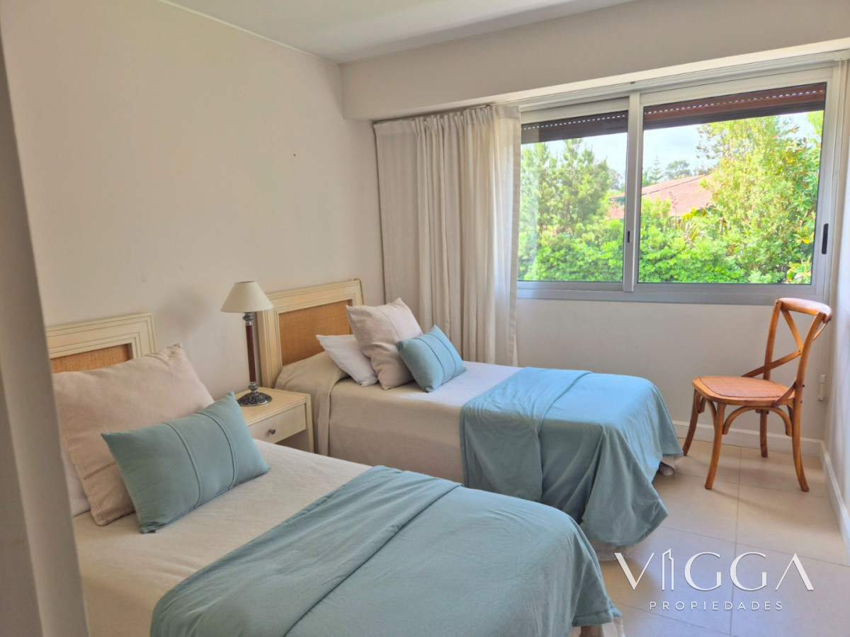 Apartamento ID.87 - Apartamento en venta 4 dormitorios Punta del Este